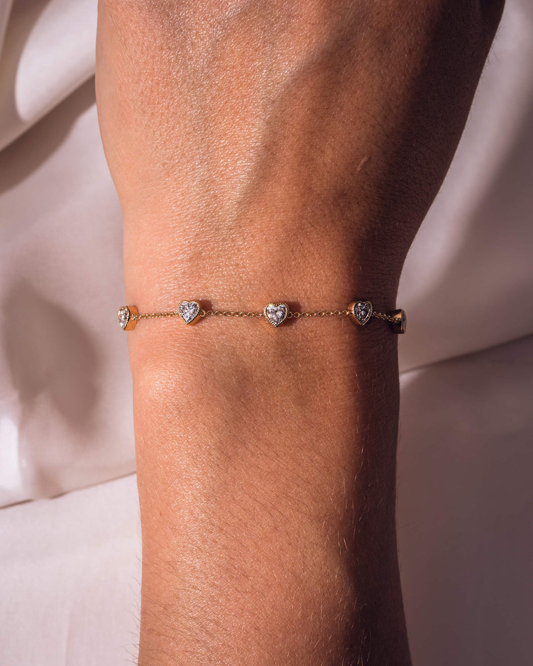 Amora - Heart Bezel Bracelet
